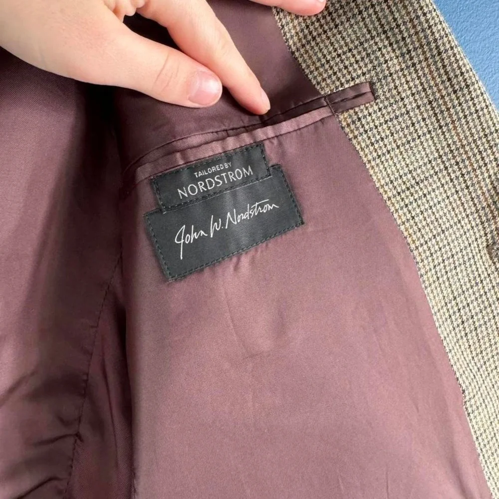 John W. Nordstrom buttons spare silk